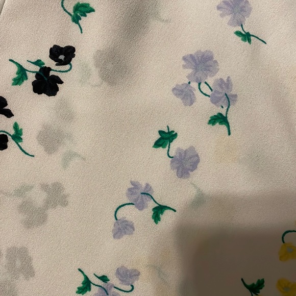 Ann Taylor v-neck button down tank, small, EUC - Picture 3 of 5